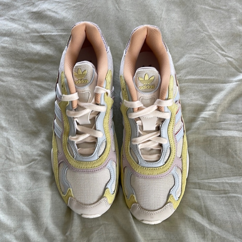 Adidas Tennis Shoes 8.5 New no box Falcons